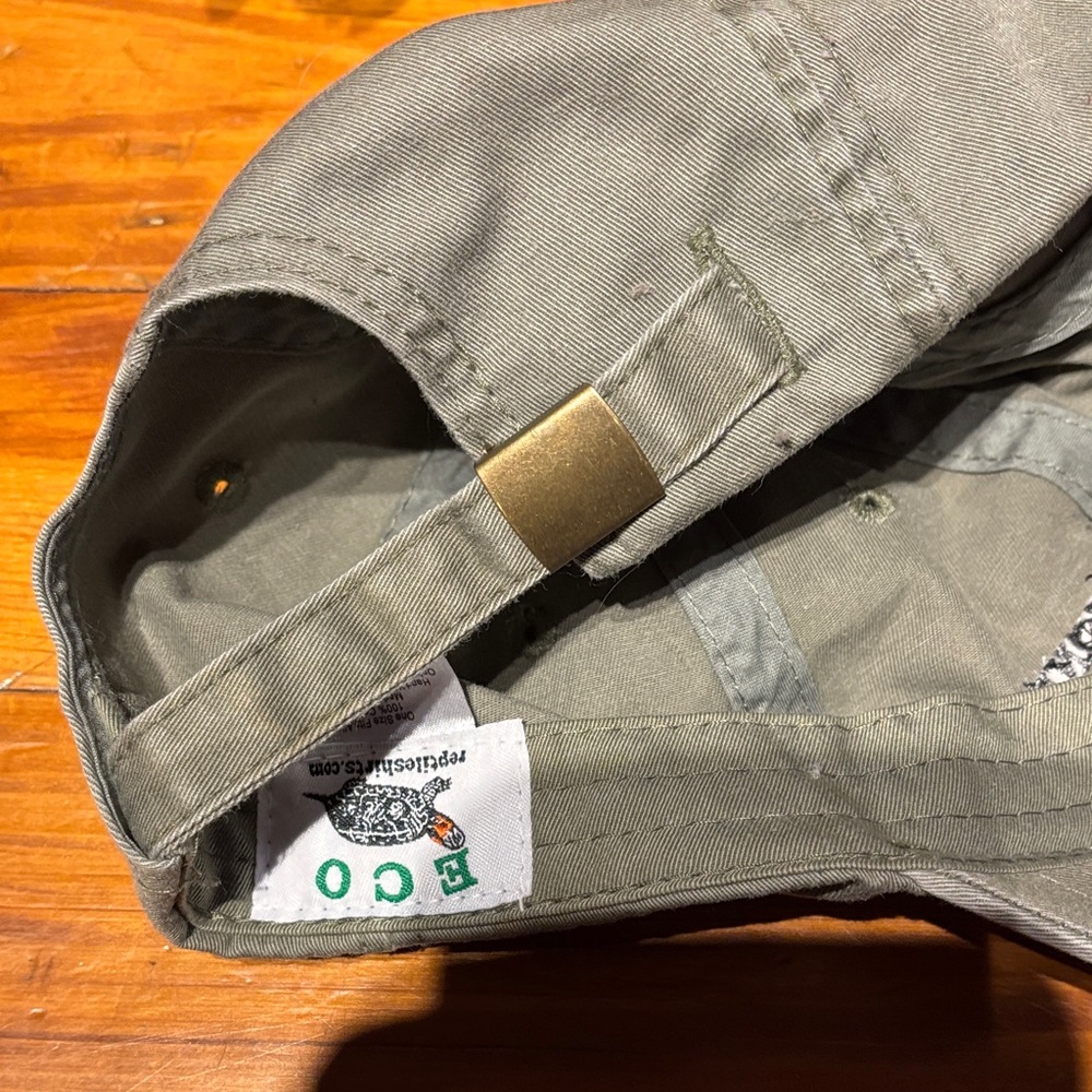 🛍️ Gray Baseball Cap - Picture 4 of 4